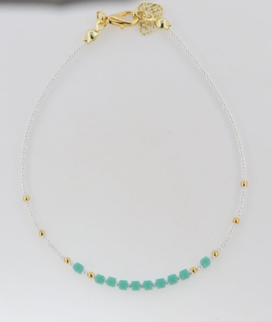 Βραχιόλια ποδιού με λευκές πέτρες & επιχρυσωμένες λεπτομέρειες