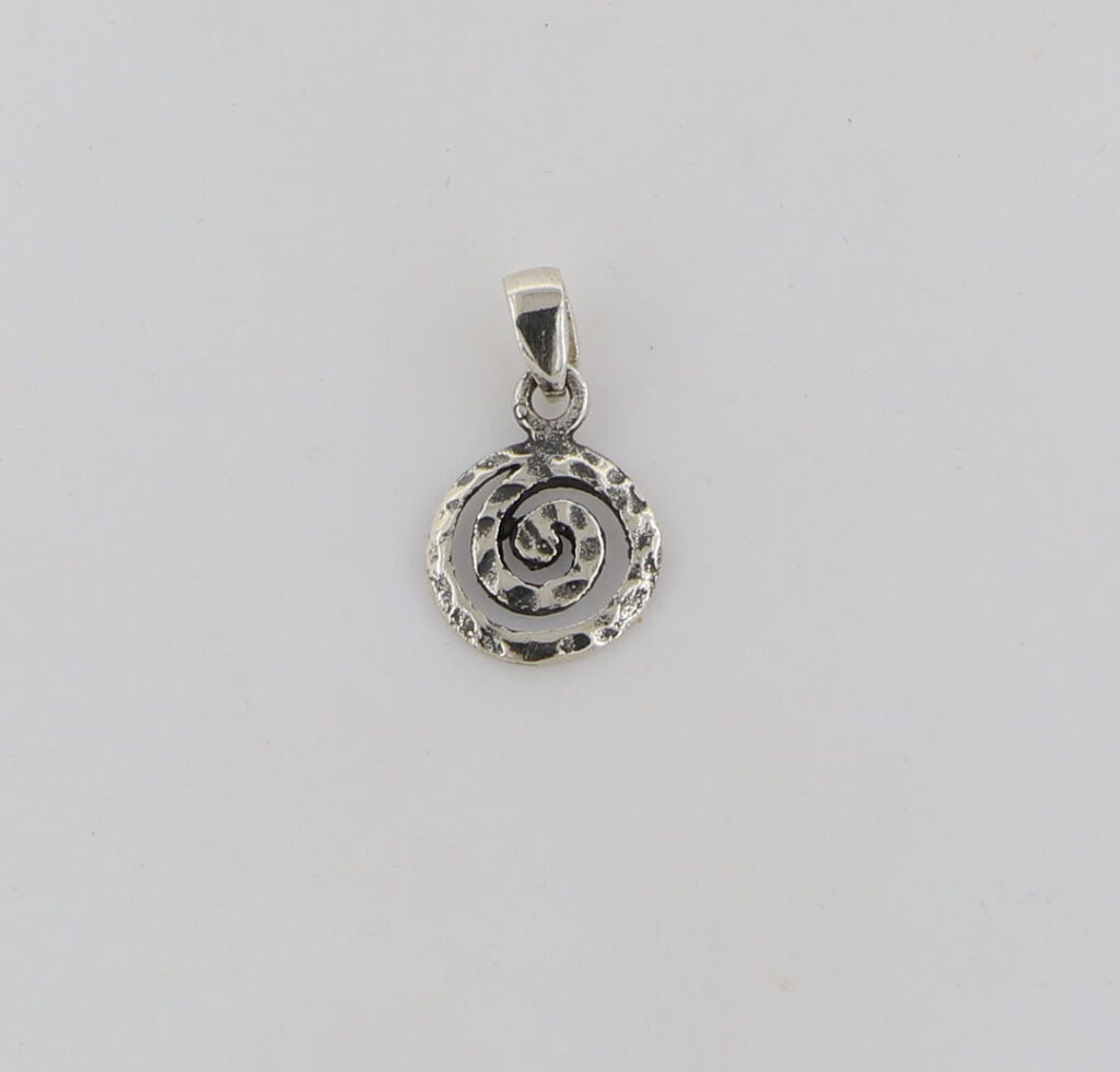 Μενταγιόν σφυρίλατη σπείρα από ασήμι 925.