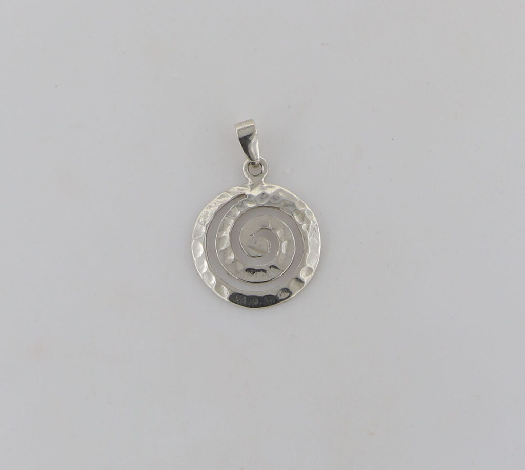 Μενταγιόν σφυρίλατη σπείρα από ασήμι 925.