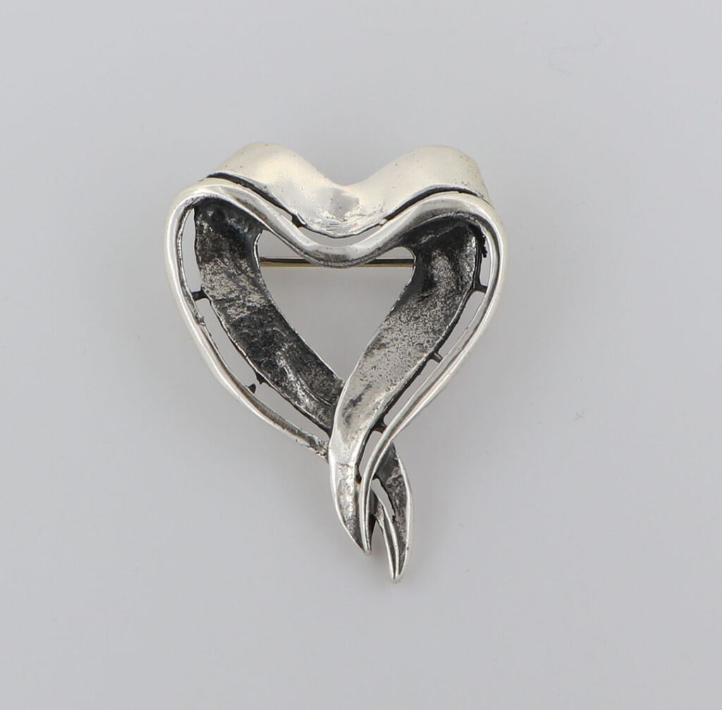 Καρφίτσα Ασημένια με καρδιά και ζιργκόν