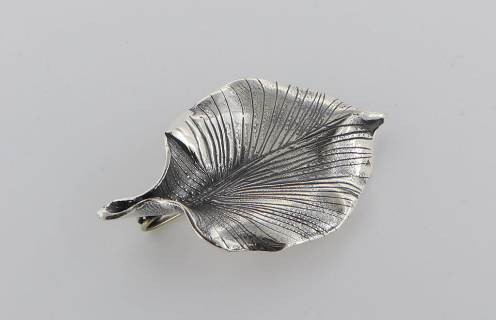 Καρφίτσα Ασημένια με φύλλο