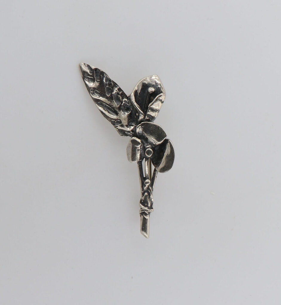 Καρφίτσα Ασημένια με κρίνο