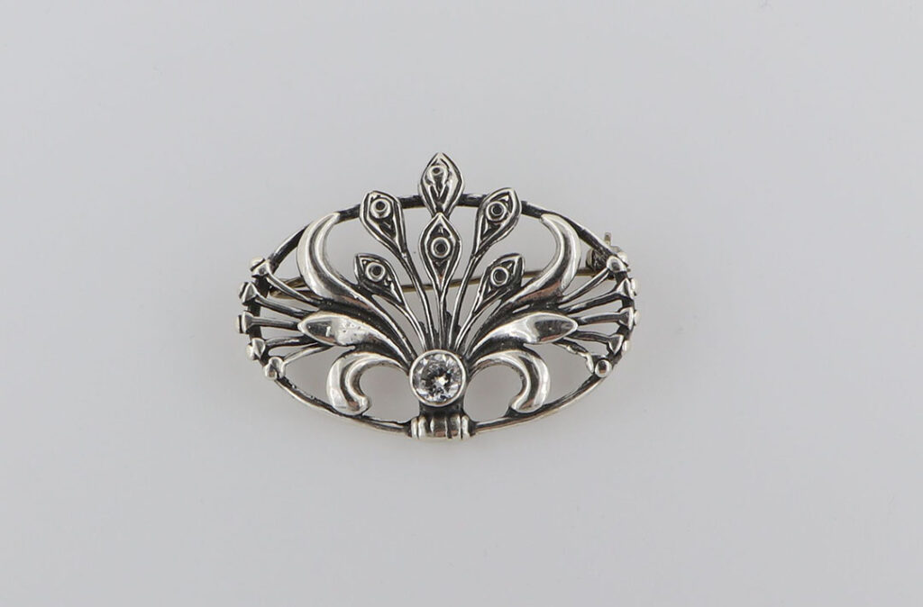 Καρφίτσα Ασημένια στεφάνι με κλαδιά και ζιργκόν