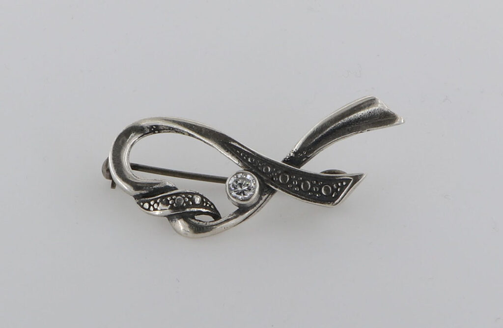 Καρφίτσα Ασημένια με δέσιμο και ζιργκόν