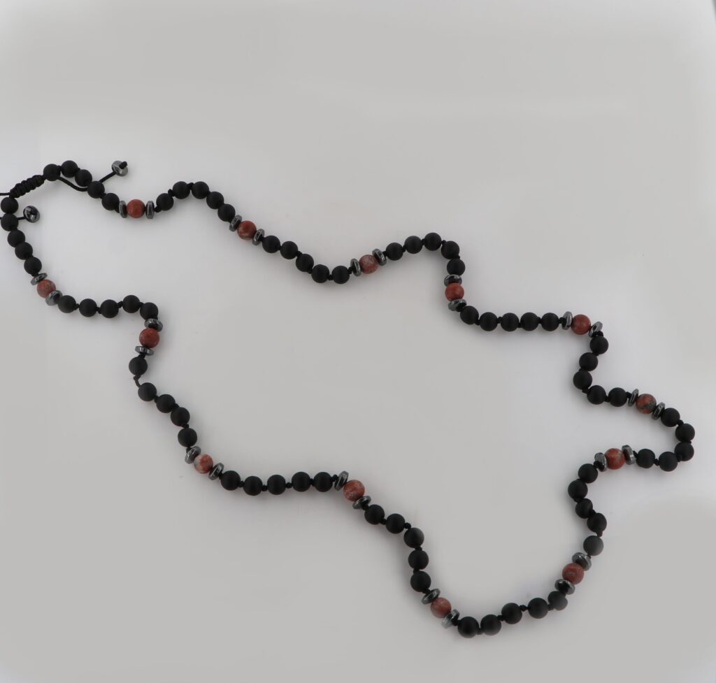 Κολιέ μακραμέ.