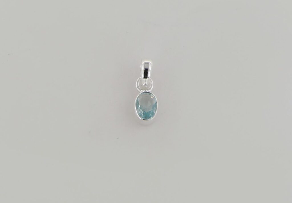 Μενταγιόν από ασήμι 925.