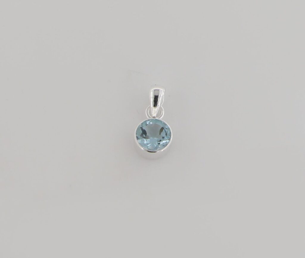 Μενταγιόν από ασήμι 925.