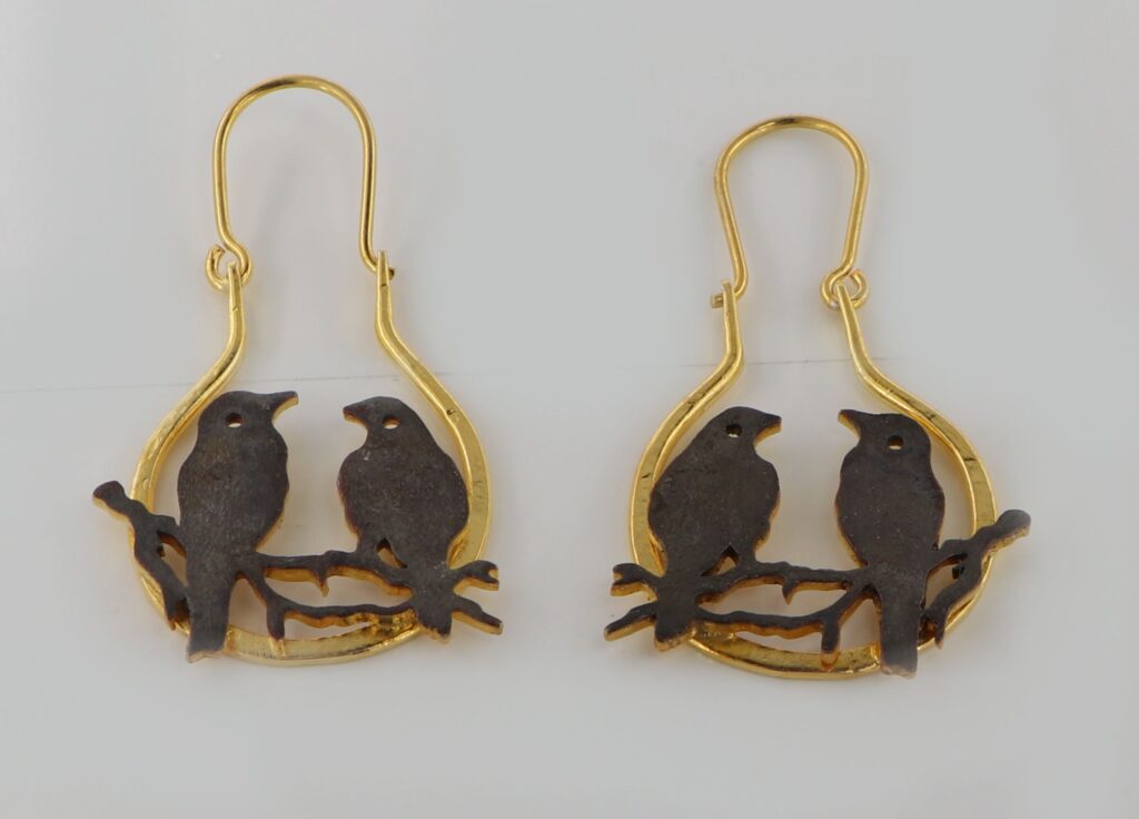 Σκουλαρίκια επίχρυσα από ασήμι 925.